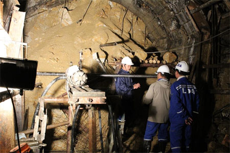 Lực lượng quân đội nỗ lực tham gia cứu hộ