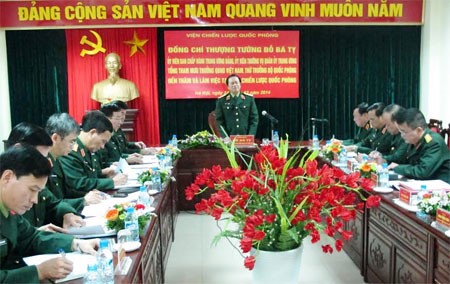 Thượng tướng Đỗ Bá Tỵ thăm và làm việc tại Viện Chiến lược quốc phòng