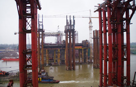 Tiến độ xây dựng cầu Đông Trù: Không thể chậm hơn! 