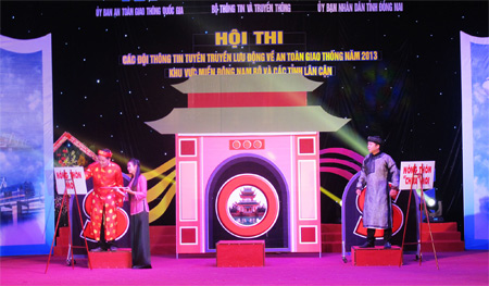 Tuyên truyền lưu động về an toàn giao thông: Cần nội dung và hình thức phù hợp