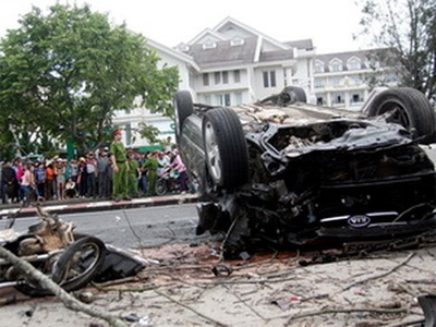 Sơn La: Liên tiếp xảy ra tai nạn đổ xe do mưa to 