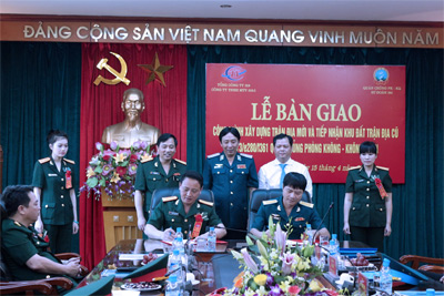 Đón nhận Huân chương Lao động hạng Ba