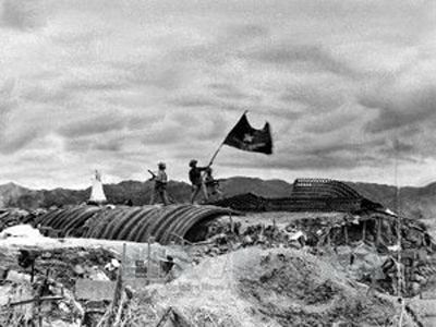 Trận đối đầu quân sự mở ra xu thế thời đại