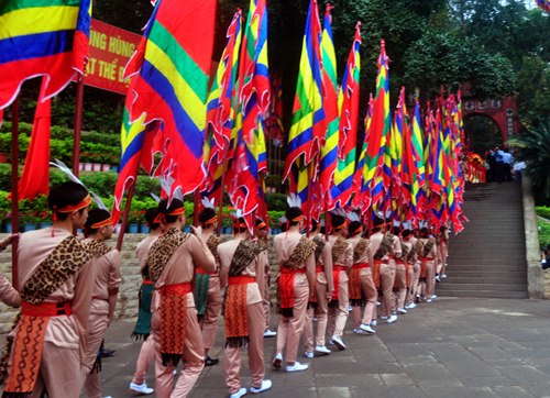 Tâm hương dâng Quốc Tổ
