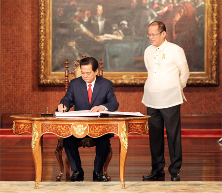 Đoàn kết để “vượt bão”