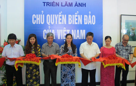 Trưng bày 112 bức ảnh chủ quyền biển đảo của Việt Nam