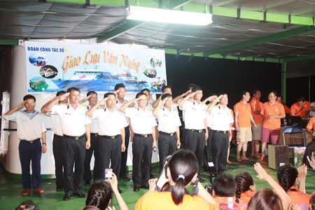 Ra Trường Sa trên tàu quân y số một Đông Nam Á