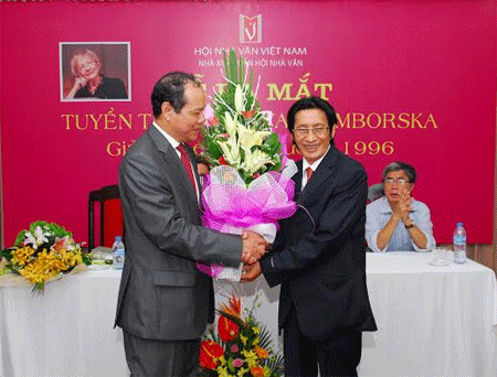Ra mắt tuyển thơ của nhà thơ Ba Lan 