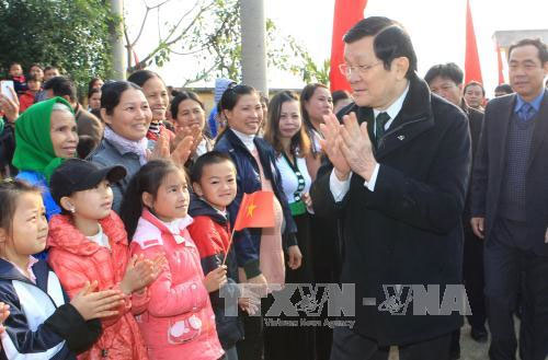 Chủ tịch nước Trương Tấn Sang thăm và làm việc tại tỉnh Hòa Bình 