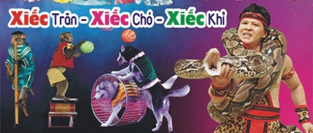 Tặng quà trẻ em có hoàn cảnh khó khăn trong chương trình “Xuân yêu thương”