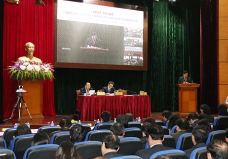  Tiếp tục nỗ lực để tổ chức, cá nhân nhận thức đúng đắn, chuẩn mực về văn hóa