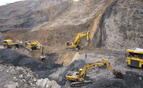 Vượt sức ép để hội nhập, phát triển