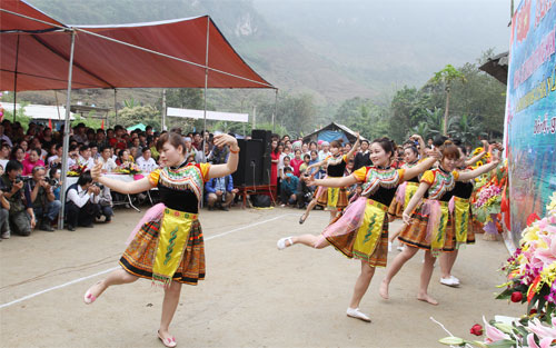 Giữ gìn bản sắc văn hóa dân tộc Mông