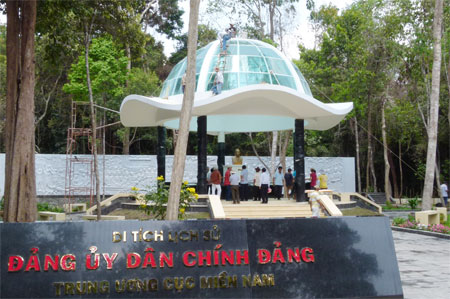 Thân thương gặp lại “chiếc mũ tai bèo”