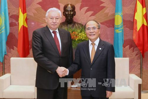 Lãnh đạo nước ta đón, tiếp, hội đàm với Chủ tịch Hạ viện Ca-dắc-xtan 