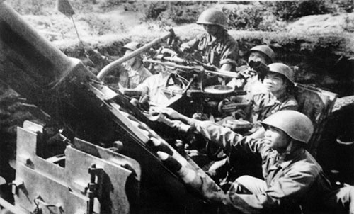 Quân, dân Khu 4 giữ vững huyết mạch giao thông