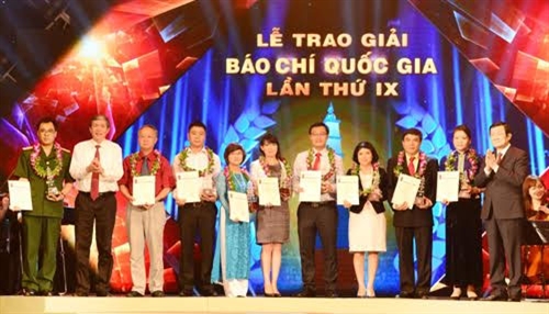 Vinh danh những người làm báo cả nước