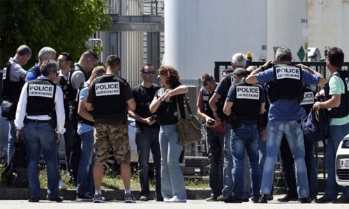 Pháp: Khủng bố tấn công nhà máy, một người bị chặt đầu