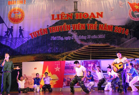 Thành công từ những chuyến lưu diễn