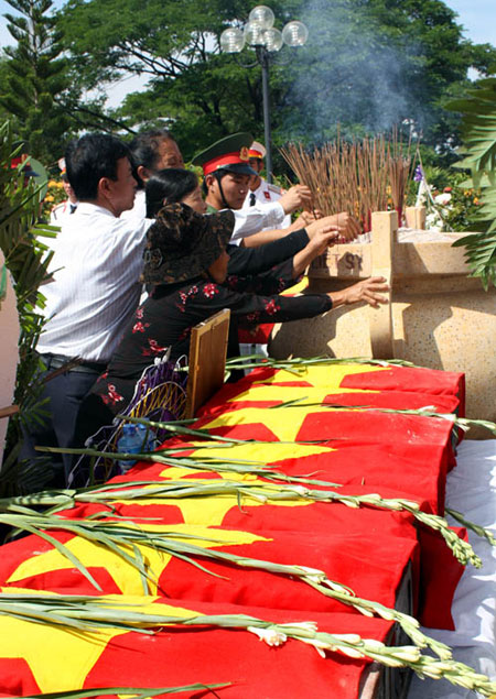 Tìm thân nhân liệt sĩ hiện an táng ở Nghĩa trang liệt sĩ tỉnh Lâm Đồng