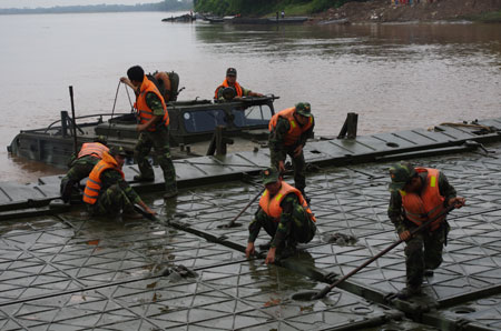 Những người “đi trước về sau”