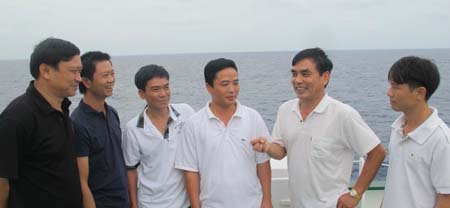 Cho những con tàu vững vàng lướt sóng