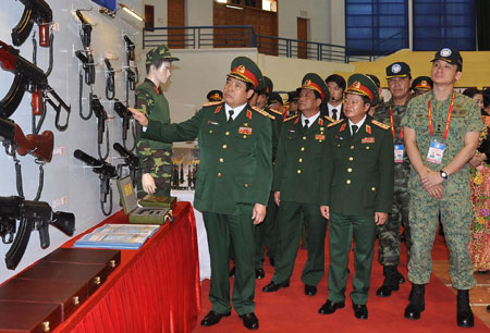 Thêm sinh động biểu tượng đoàn kết, hữu nghị