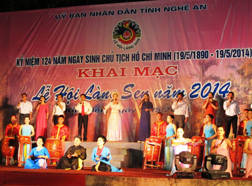 Lễ hội Làng Sen: Yêu Bác, lòng ta trong sáng hơn    
