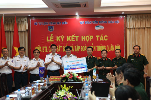 Hợp tác tuyên truyền và hỗ trợ trang, thiết bị đáp ứng nhiệm vụ bảo vệ chủ quyền trên biển