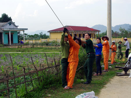 Ánh sáng về La Tưng