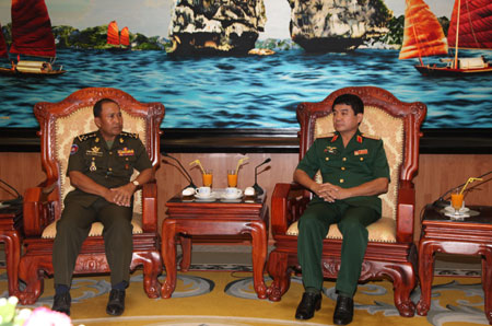 Cam-pu-chia đề nghị Việt Nam hỗ trợ xây dựng cuốn sách sử  Quân đội Hoàng gia