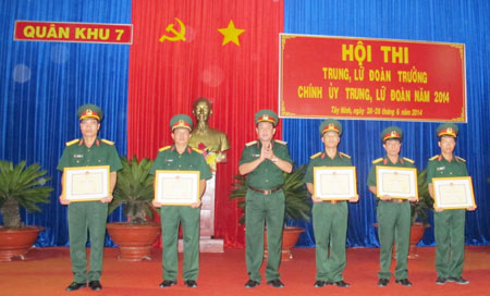 Bế mạc Hội thi “Trung, lữ đoàn trưởng, chính ủy trung, lữ đoàn” 
