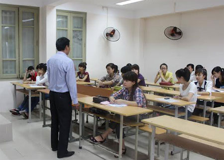 Đề thi các môn Lịch sử, Địa lý mang tính thời sự cao