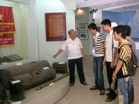 “Ông Hùng ngư lôi”