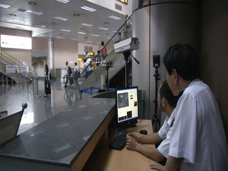 Vi-rút Ê-bô-la sẽ không nguy hiểm nếu biết cách phòng tránh