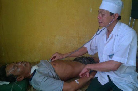 Cứu chữa thành công ngư dân bị nạn trên biển Trường Sa