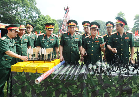 Thượng tướng Đỗ Bá Tỵ dự khai giảng năm học mới tại Trường Đại học Trần Quốc Tuấn