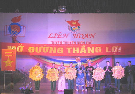 Truyền thống trong “đôi mắt thứ hai”