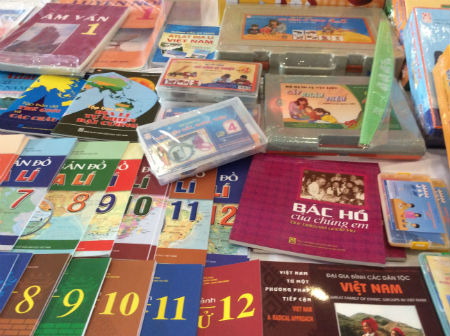 Gần 800 tỷ đồng đổi mới chương trình, sách giáo khoa