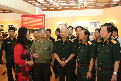 Khai mạc triển lãm “Đại tướng Lê Trọng Tấn - Cuộc đời và sự nghiệp”