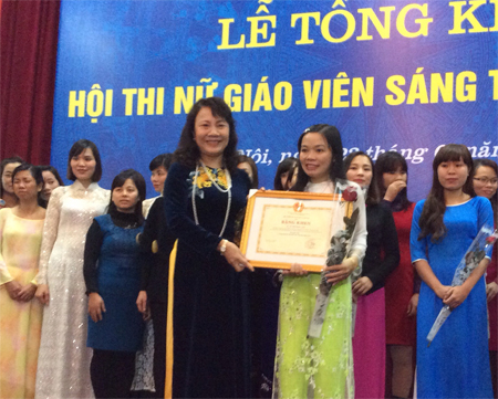 Ba cô giáo giành giải nhất cuộc thi nữ giáo viên sáng tạo