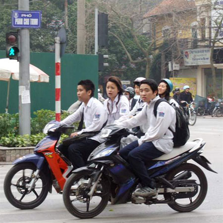 Đảm bảo an toàn giao thông cho học sinh, sinh viên trong dịp Tết Ất Mùi