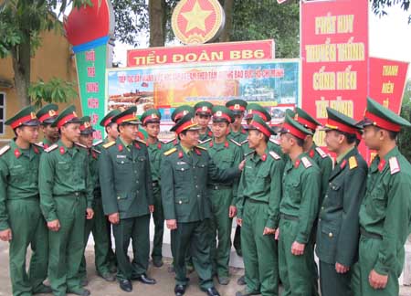 Khi cử nhân nhập ngũ