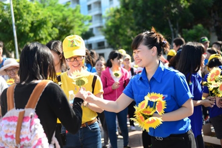 Ấm áp Ngày hội Hoa hướng dương 2015