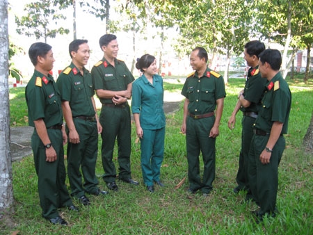 Nghị lực của nữ dân quân tiêu biểu