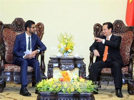 Thủ tướng Nguyễn Tấn Dũng tiếp Tổng giám đốc điều hành Tập đoàn Google 