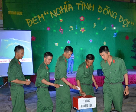 Thiêng liêng, ấm áp tình đồng đội