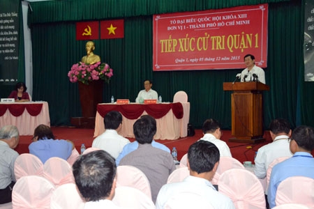 Chủ tịch nước Trương Tấn Sang tiếp xúc cử tri tại quận 1, TP Hồ Chí Minh