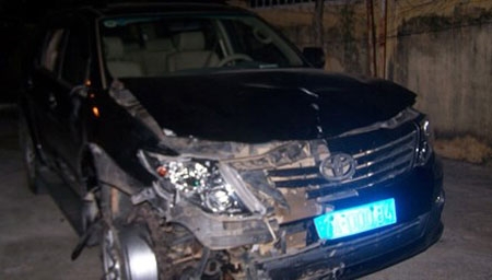 Kon Tum: Đình chỉ công tác đối với tài xế gây tai nạn liên hoàn 