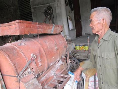 “Kỹ sư chân đất” giàu sáng tạo